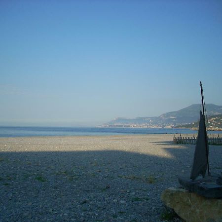 Appartamento Al Mare Di Ventimiglia Dış mekan fotoğraf